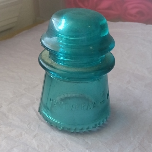 Hemingray No. 16 insulator light blue green & pointed drip points Fair condition - Picture 1 of 7